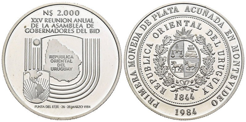 Uruguay. 2000 nuevos pesos. 1984. (Km-88). Ag. 25,00 g. XXV annual meeting of th...