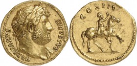 EMPIRE ROMAIN. Hadrien (117-138). Aureus 117-138, Rome. Av. Buste lauré à droite avec un manteau sur l’épaule gauche. Rv. Hadrien à cheval à droite, s...