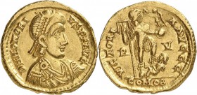 EMPIRE ROMAIN. Honorius (393-423). Solidus, Ravenne. Av. Buste diadémé, drapé et cuirassé à droite. Rv. Honorius debout à droite, tenant un étendard e...