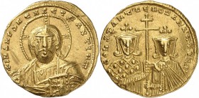 EMPIRE BYZANTIN. Constantin VII et Romain (945-959). Solidus, Constantinople. Av. Buste du Christ nimbé. Rv. Les deux empereurs tenant une croix patri...