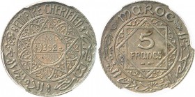 MAROC. Mohammed V (1927-1961 - H 1346-1380). 5 francs 1352 (1933), pré-série en bronze-aluminium, tranche striée. Av. Date dans une étoile à cinq bran...