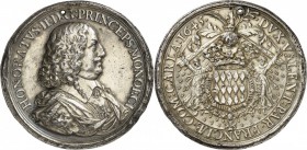 MONACO. Honoré II (1604-1662). Médaille en argent 1645. Av. Buste drapé à droite. Rv. Écu couronné aux armes des Grimaldi. 52,08 grs. Ø 54 mm. Ex.Vent...