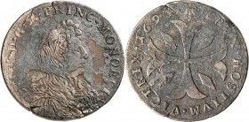 MONACO. Louis Ier (1662-1701). Pezzetta 1693. Av. Buste âgé, drapé à droite. Rv. Croix cantonnée de 4 fusées. G. MC49. 4,62 grs. Très rare, corrosion ...
