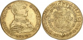 PÉROU. Ferdinand VII (1808-1824). 8 escudos 1810 Lima. Av. Buste habillé à droite. Rv. Armoiries dans une couronne. Fr. 44. 27,12 grs. Petite strie d’...