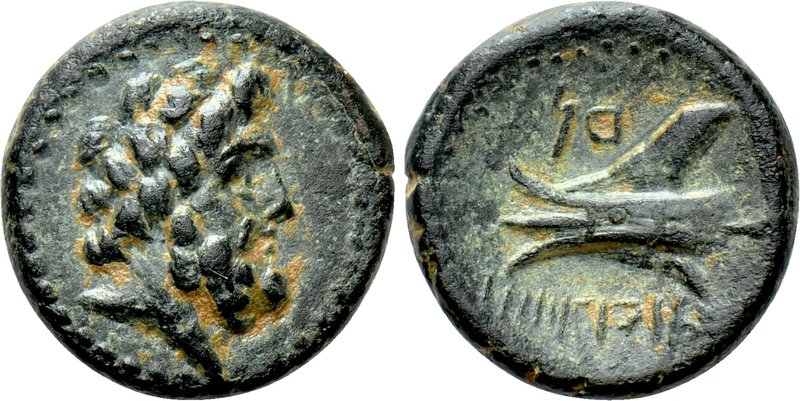 PHOENICIA. Arados. Ae (Circa 2nd century BC). 

Obv: Laureate head of Zeus.
R...