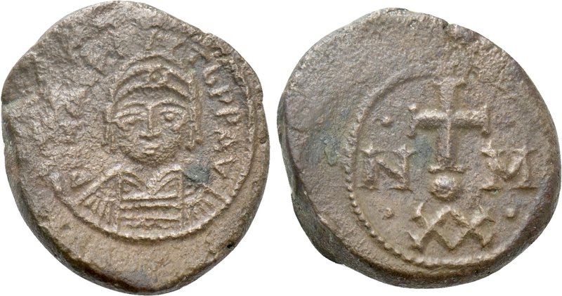 MAURICE TIBERIUS (582-602). Half Follis. Carthage. 

Obv: DN mAVR TIb PP AV. ...