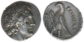 GRIECHEN Königreich der Ptolemäer
Ptolemaios II. 285-246 BC

AR Tetradrachme 
Kopf des Ptolemaios nach rechts / Adler nach links
Sear 7954, 14,8 Gramm...