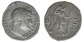 ROM Kaiserzeit Hadrianus 117-138

Denar
HADRIANVS AVGVSTVS / COS III
Victoria mit Palmwedel
3,15 Gramm, ss/vz