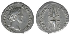 ROM Kaiserzeit
Antoninus Pius 138-161
Denar
ANTONINVS PIVS P P TR P COS III / AE DEORVM PROVIDENT
3,27 Gramm, ss, selten, Kampmann -