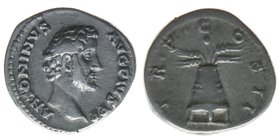 ROM  Kaiserzeit Antoninus Pius 138-161
Denar

ANTONINVS AVG PIVS P P / TR P COS II
Kampmann 35.107, 3,17 Gramm, ss