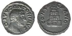 ROM Kaiserzeit Antoninus Pius 138-161
Denar

DIVUS ANTONINVS / CONSECRATIO
Scheiterhaufen
RIC 436, 3,31 Gramm, ss+