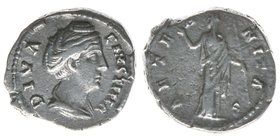 ROM Kaiserzeit 
Faustina Maior + 141 Gattin des Antoninus Pius
Denar
DIVA FAVSTINA / AETERNITAS
3,60 Gramm, ss