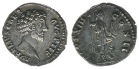 ROM Kaiserzeit Marcus Aurelius 139-161
Denar als Caesar
AVRELIVS CAES AVG PII F / TR POT XIII COS II
Virtus nach rechts stehend
RIC - Kampmann 37.37.2...