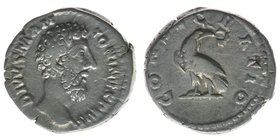 ROM Kaiserzeit
Marcus Aurelius 161-180
Denar unter Commodus

DIVUS M ANTONINVS AVG / CONSECRATIO
Kampmann 37.263, 3,39 Gramm, ss
