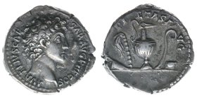 ROM Kaiserzeit
Marcus Aurelius als Caesar 139-161
Denar
AVRELIVS CAESAR AVG PII P COS / PIETAS AVG
3 Gramm, ss+, RIC 424