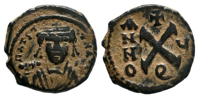 Tiberius II Constantine. AE Decanummium, 578-582 AD. Antioch.Crowned, mantled bu...