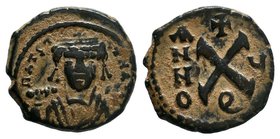 Tiberius II Constantine. AE Decanummium, 578-582 AD. Antioch.Crowned, mantled bust facing, with cross on crown, holding mappa and eagle-tipped sceptre...