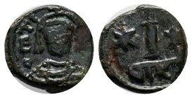 Maurice Tiberius (582-602). Æ 10 Nummi . Nicomedia. Crowned, draped and cuirassed bust facing. R/ Large I, stars flanking; NIKO. MIBE 82; DOC 117; Sea...