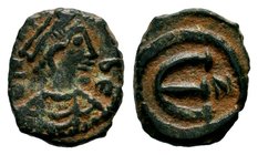 Justinian I. AE. 527-565 AD.

Condition: Very Fine

Weight: 1.35 gr
Diameter: 14 mm
