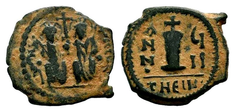 Justin II , with Sophia (565-578 AD). AE Follis 

Condition: Very Fine

Weight: ...