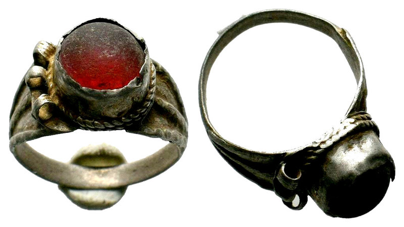 Ancient Byzantine Silver Ring with stone laid on bezel,

Condition: Very Fine

W...