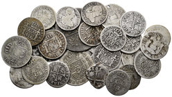 Lote de 28 piezas desde Reyes Católicos a Fernando VII: 27 de plata de módulos pequeños (1/2 real, 1 real y 2 reales) y 1 de cobre. A EXAMINAR. /VF. E...