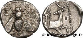 IONIA - EPHESUS
Type : Tétradrachme 
Date : c. 350-340 AC. 
Mint name / Town : Éphèse, Ionie 
Metal : silver 
Diameter : 24  mm
Orientation dies : 12 ...