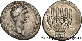 TRAJANUS
Type : Cistophore 
Date : 98 
Mint name / Town : Ephèse ou Pergame 
Metal : silver 
Millesimal fineness : 800  ‰
Diameter : 26  mm
Orientatio...