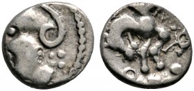 Keltische Münzen 
 Gallia 
 Haedui 
 Quinar. Behelmte Büste nach links / Pferd nach links, in den Feldern Ringel. LT 5138 var., Scheers 335. 1,86 g...