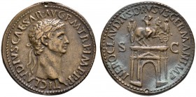 Römische Münzen 
 Kaiserzeit 
 PADUANER 
 Claudius 41-54. Phantasiesesterz von Cavino. Belorbeerte Büste nach rechts / Triumphbogen mit Reiterstatu...