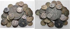 Lots antiker Münzen 
 Ca. 40 Stücke: Dabei Drachme Alexander der Große von Makedonien, große Bronzemünze von Byzanz, parthische Drachme sowie Ostgote...