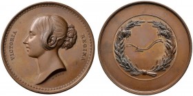 Ausländische Münzen und Medaillen 
 Großbritannien 
 Victoria 1837-1901 
 Bronzene Prämienmedaille o.J. von B. Wyon, für landwirtschaftliche Verdie...