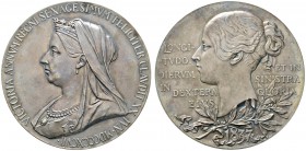 Ausländische Münzen und Medaillen 
 Großbritannien 
 Victoria 1837-1901 
 Mattierte Silbermedaille 1897 von G.W. de Saulles (nach Brock und Wyon), ...