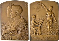 Ausländische Münzen und Medaillen 
 Großbritannien 
 George V. 1910-1937 
 Bronzeplakette 1911 von T. Szirmai, auf die Krönung. Die Brustbilder des...