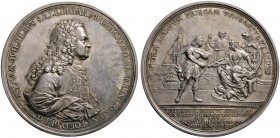 Ausländische Münzen und Medaillen 
 Niederländisch Ostindien 
 Silbernes Medaillon 1742 von M. Holtzhey, auf die zweite Amtsreise des Gustav Wilhelm...