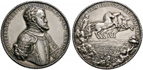 Ausländische Münzen und Medaillen 
 Spanien 
 Philipp II. 1556-1598 
 Silbermedaille 1555 von Jacobo Nizzola da Trezzo. Hüftbild im reich verzierte...