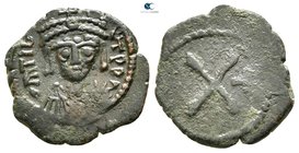 Tiberius II Constantine AD 578-582. Constantinople. Decanummium Æ
