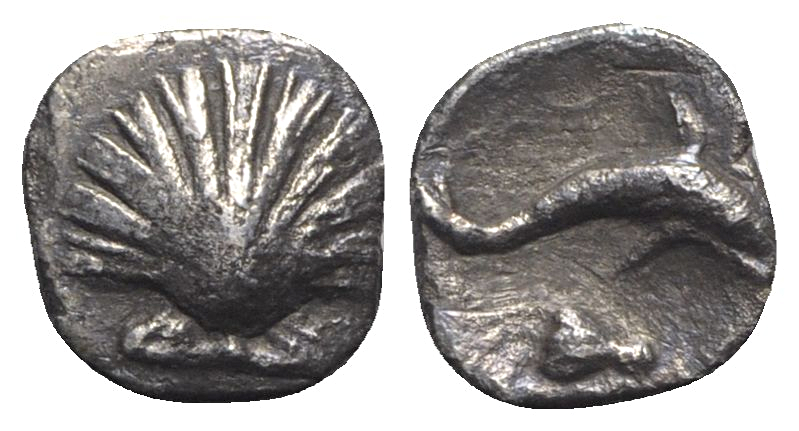Southern Apulia, Tarentum, c. 325-280 BC. AR Hemilitron (8mm, 0.66g, 6h). Shell....