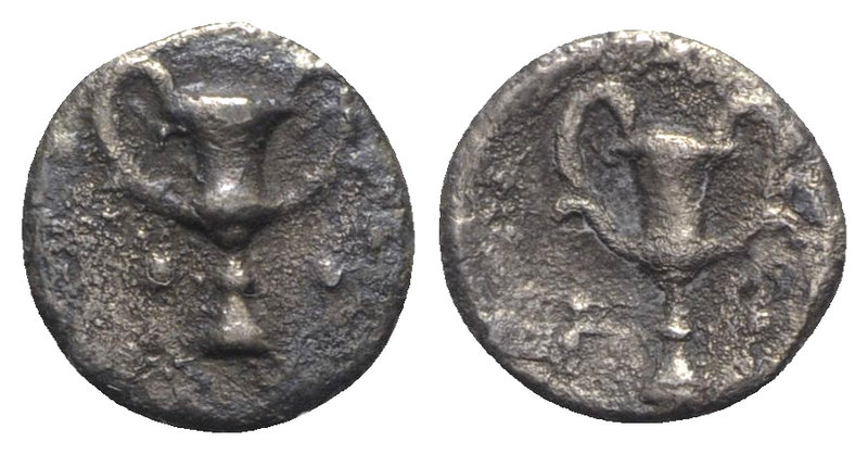 Southern Apulia, Tarentum, c. 280-228 BC. AR Obol (9mm, 0.57g, 7h). Kantharos; p...