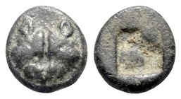 Lesbos, Unattributed early mint, c. 500-450 BC. BI 1/12 Stater (9mm, 1.33g). Confronted boars’ heads. R/ Four-part incuse square. HGC 6, 1067. VF