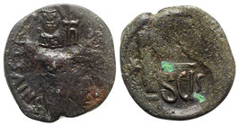 Heraclius (610-641). Æ 40 Nummi (31mm, 15.35g, 6h). Syracuse, 615/6-627/8. Crowned and draped facing bust; monogram to r. R/ SCLS below bar. MIB Km 4;...