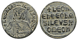 Leo VI (886-912). Æ 40 Nummi (25mm, 5.62g, 6h). Constantinople. Facing bust, wearing crown and chlamys, holding akakia. R/ Legend in four lines across...