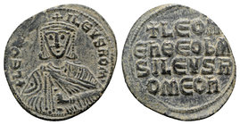 Leo VI (886-912). Æ 40 Nummi (28mm, 7.12g, 6h). Constantinople. Facing bust, wearing crown and chlamys, holding akakia. R/ Legend in four lines across...