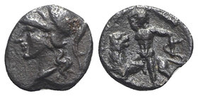 Southern Apulia, Tarentum, c. 280-228 BC. AR Diobol (10mm, 0.95g, 1h). Head of Athena l., wearing Corinthian helmet. R/ Herakles l., raising club over...