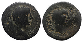 Tiberius and Divus Augustus (14-37). Macedon, Thessalonica. Æ (23mm, 9.14g, 12h). Laureate head of Augustus r. R/ Bare head of Tiberius r. RPC I 1565....