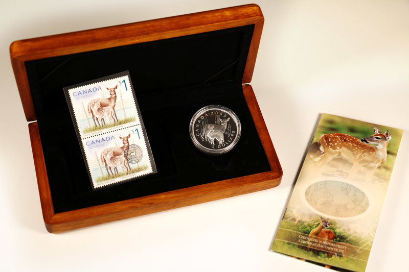 Canada. Elizabeth II. "White-Tailed Deer&Fawn". 5 dollars de plata 2005 y 2 sell...