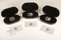 Canada. Elizabeth II. "Transportation Series". Lote de 3 piezas de 20 dollars de plata, 2001 (2) y 2002 (1). Hologrammed. Con cajas y certificados. PR...