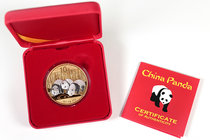 China. 10 yuan. 2013. Ag. 31,11 g. "China Panda". Gold-plated. Tirada de 250 piezas. Con caja y certficado . PR. Est...60,00.