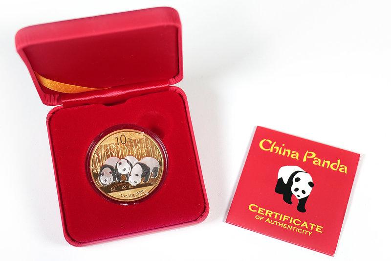 China. 10 yuan. 2013. Ag. 31,11 g. "China Panda". Gold-plated. Tirada de 250 pie...