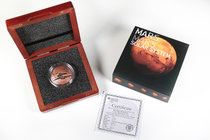 Niue. Elizabeth II. 1 dollar. 2017. Ag. 31,11 g. "Solar System Series: MARS NWA 7397 Meteorite ". Antique finish and original piece of Martian meteori...